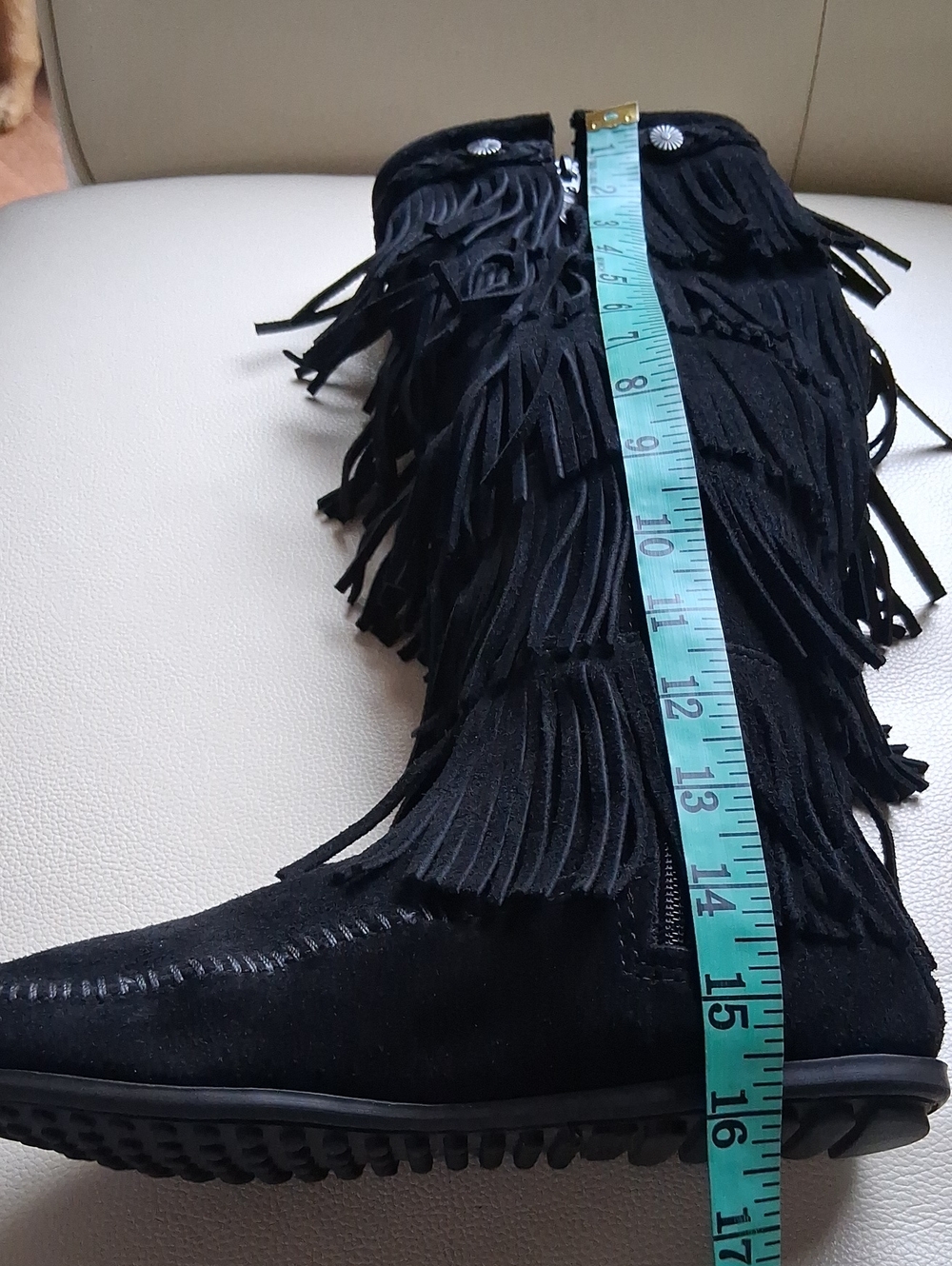 Minnetonka Moccasins Boot - Picture 9 of 11